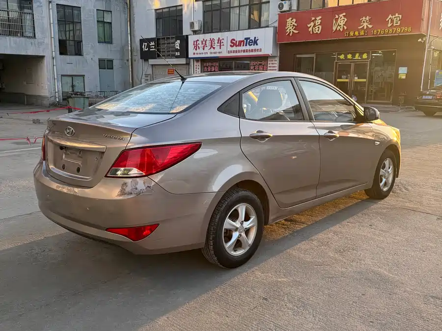 Hyundai Rena