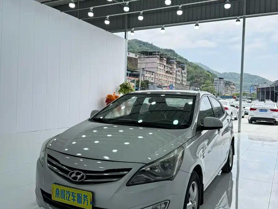 Hyundai Rena