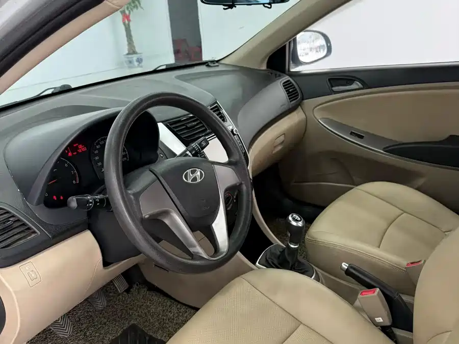 Hyundai Rena