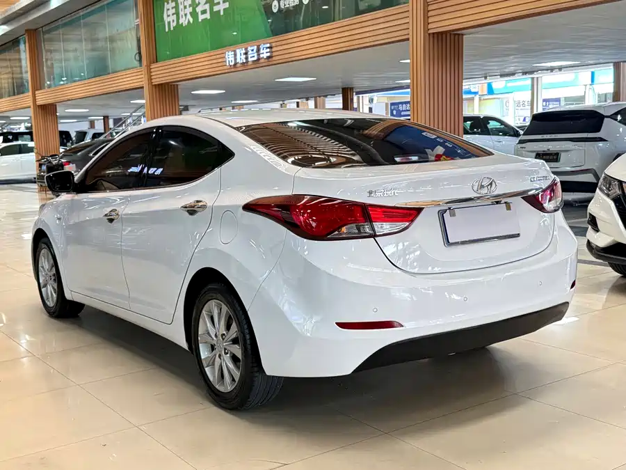 Hyundai Elantra