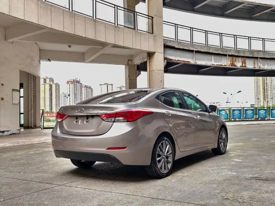 Hyundai Elantra