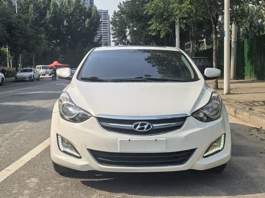 Hyundai Elantra