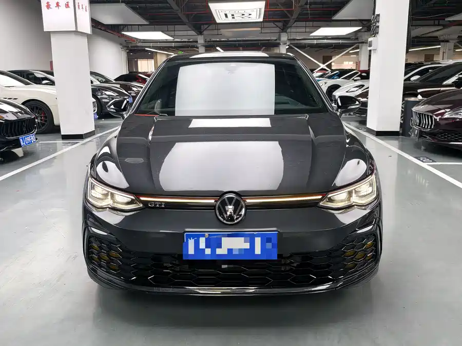 Volkswagen Golf GTI