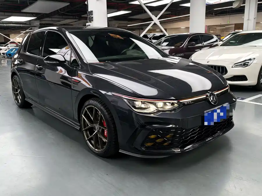 Volkswagen Golf GTI