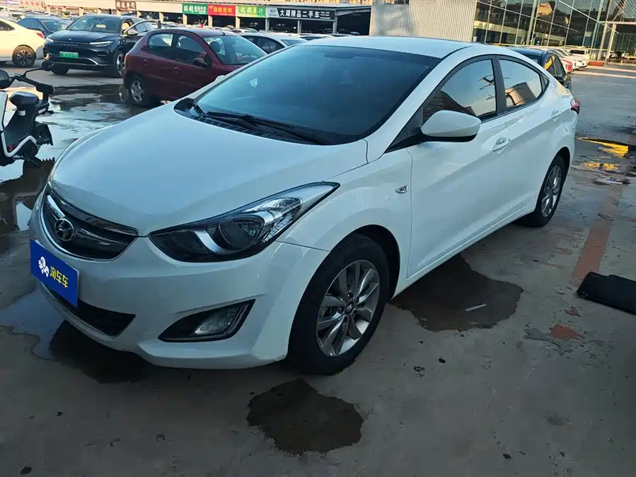 Hyundai Elantra