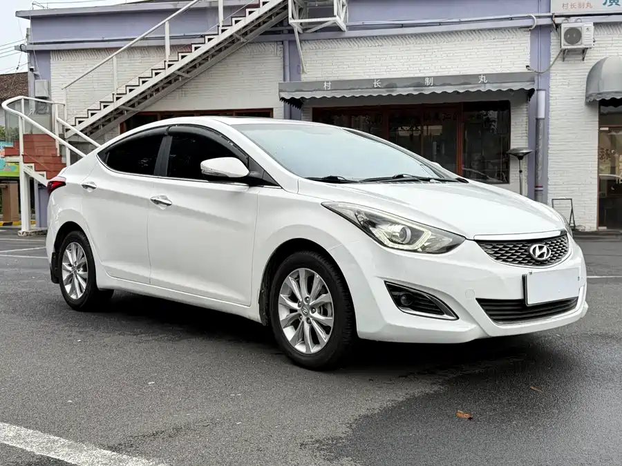 Hyundai Elantra