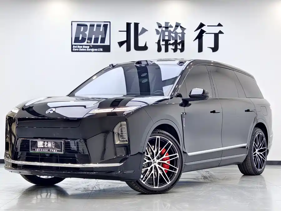 NIO ES8