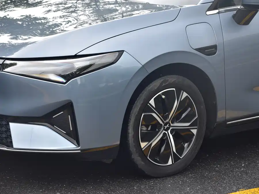 Xpeng P5