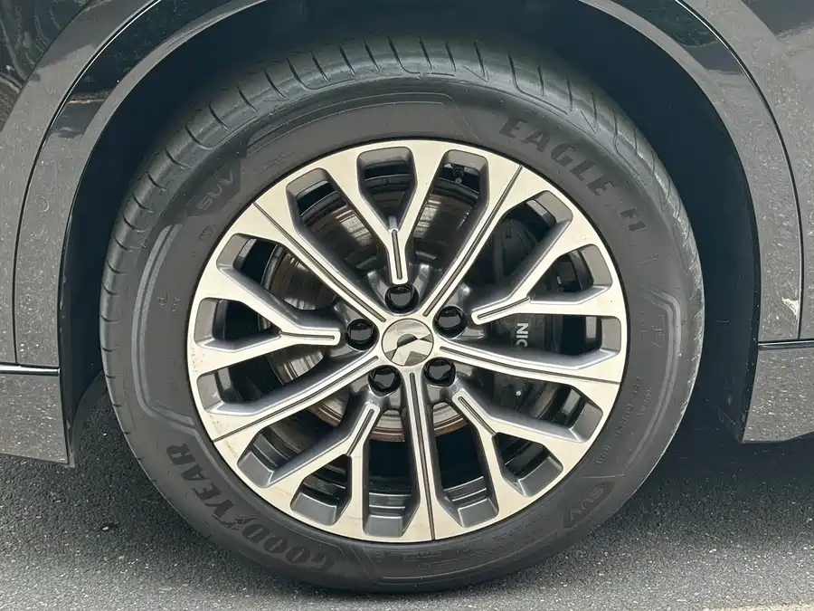 NIO ES6