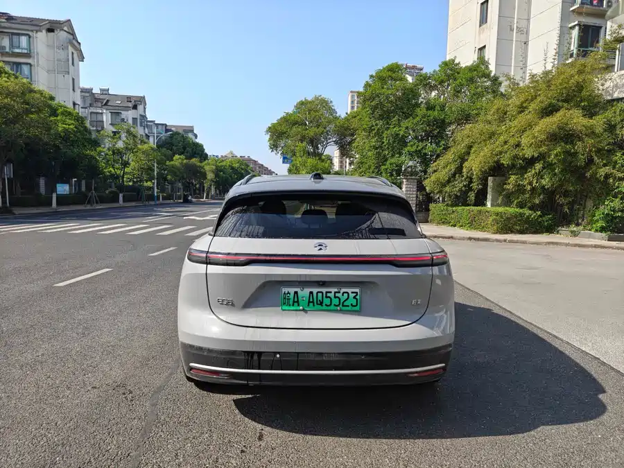 NIO ES6