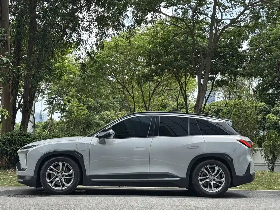 NIO ES6