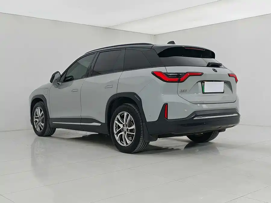 NIO ES6