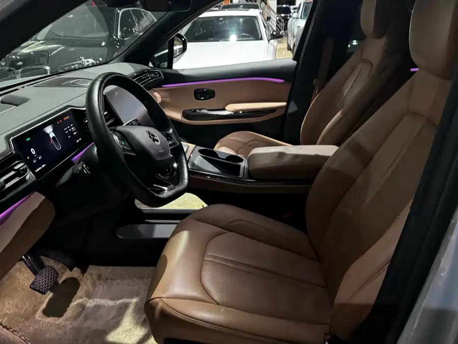 NIO ES6