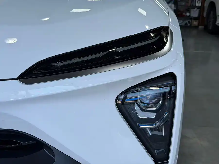 NIO ES6