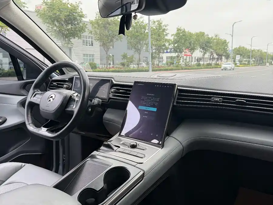 NIO ES6