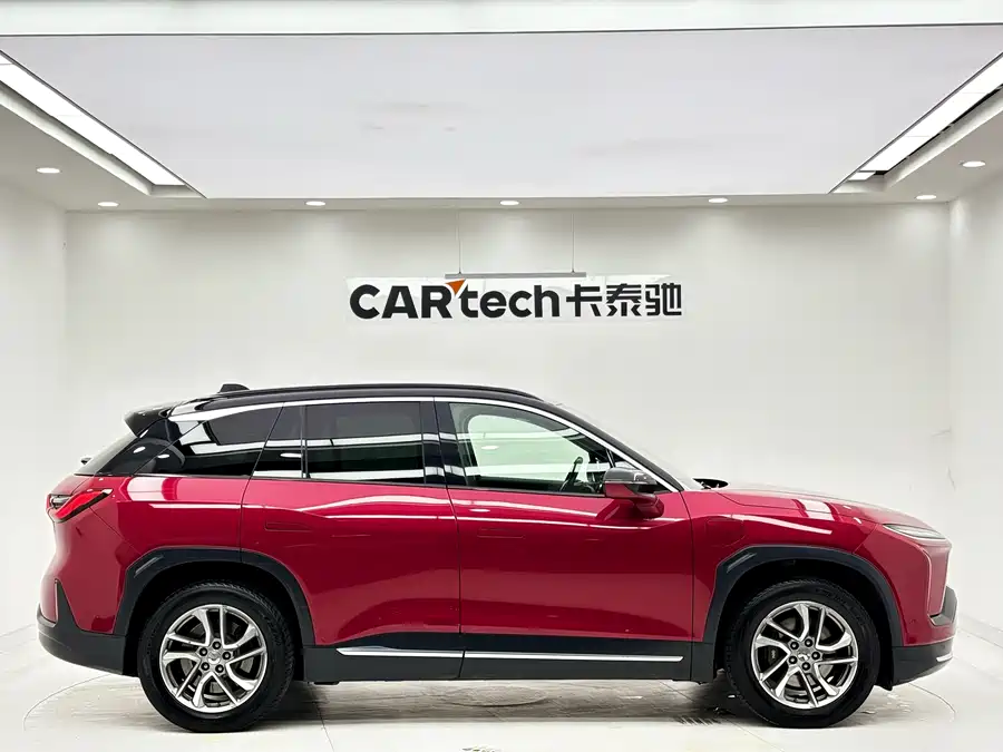 NIO ES6