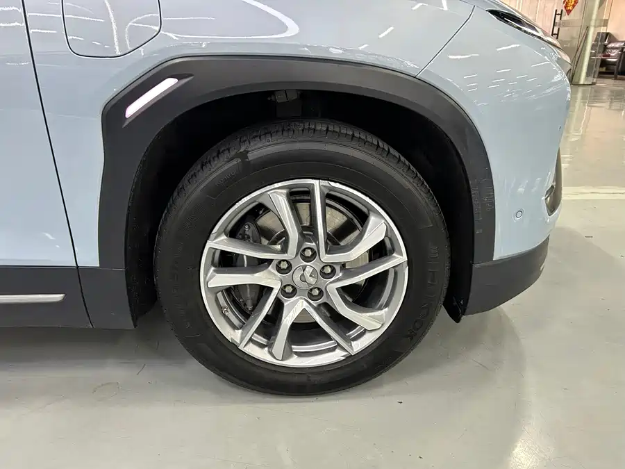 NIO ES6