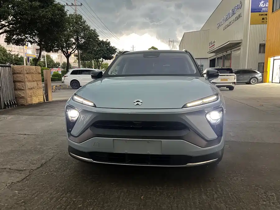 NIO ES6