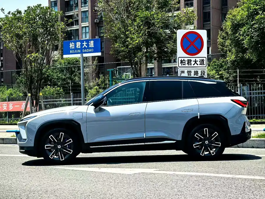 NIO ES6