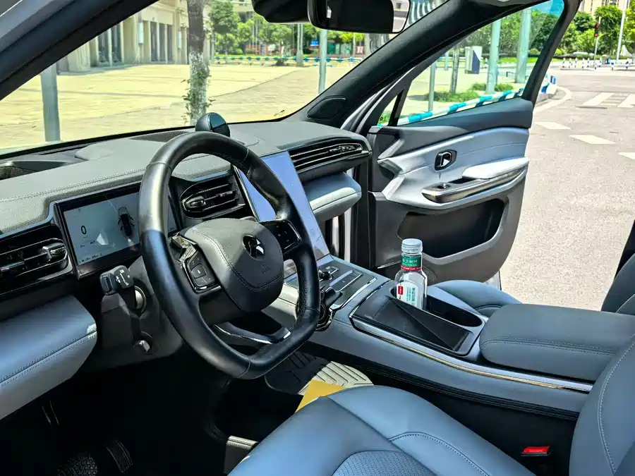 NIO ES6