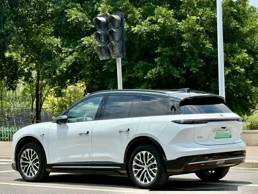 NIO ES6