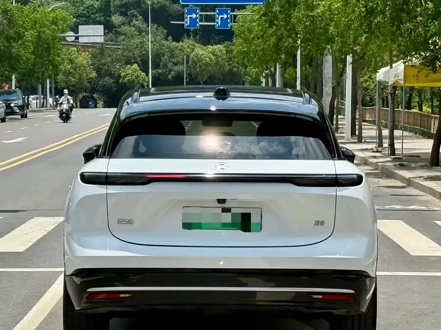 NIO ES6