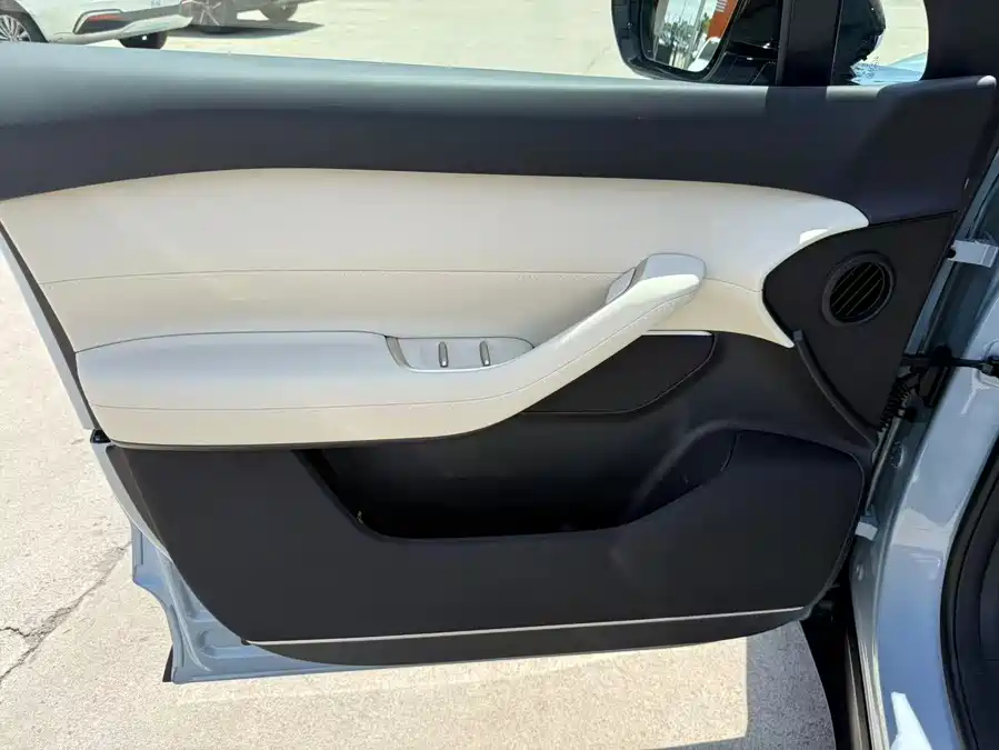 NIO ES6