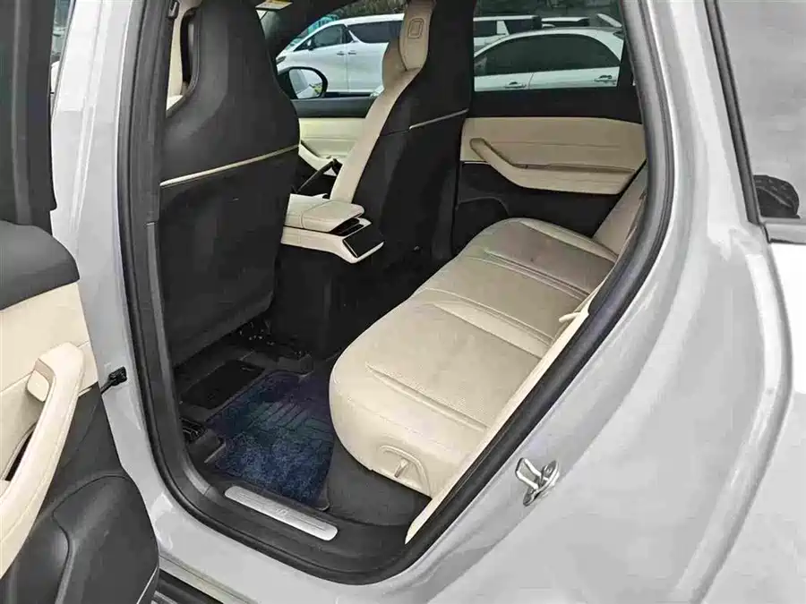 NIO ES6