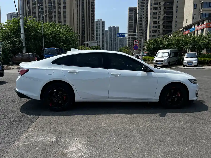 Chevrolet Malibu XL