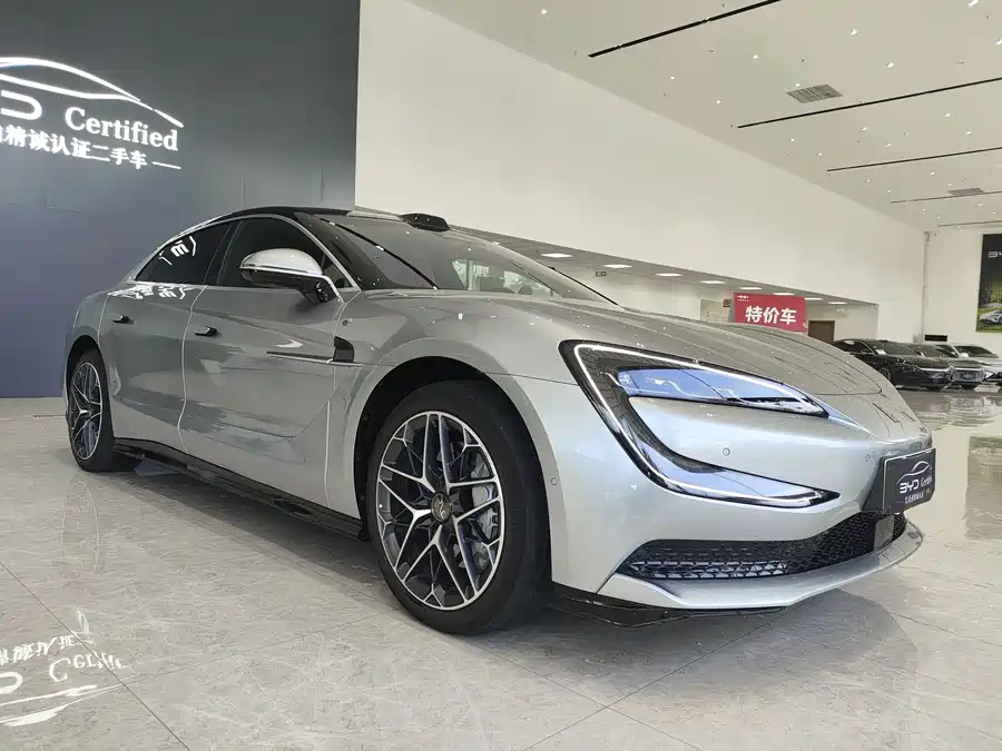 BYD U7