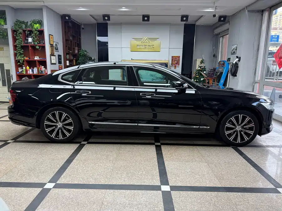 Volvo S90