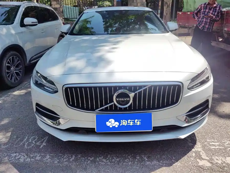 Volvo S90