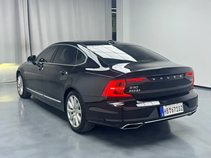 Volvo S90
