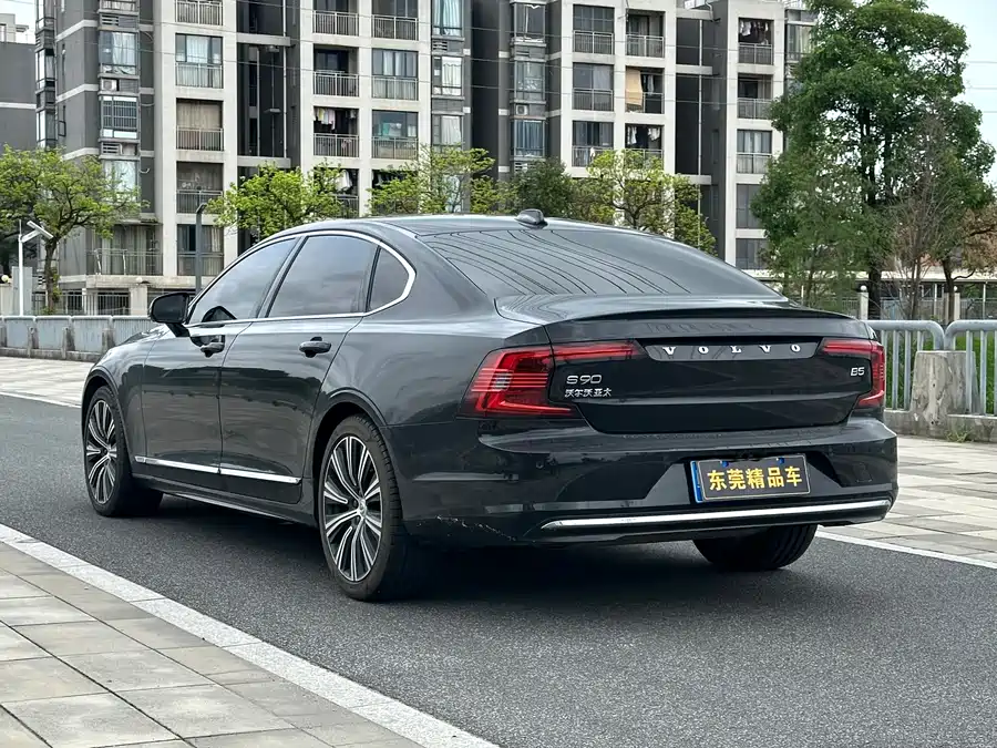 Volvo S90