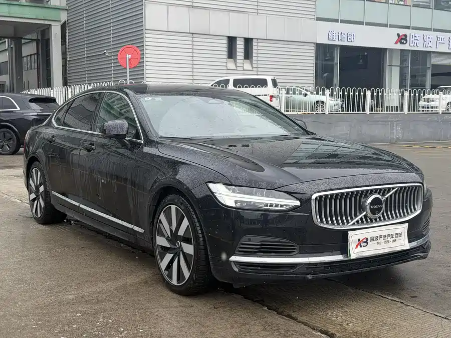 Volvo S90