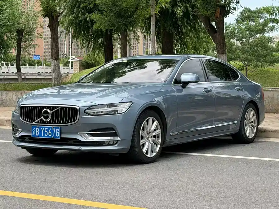 Volvo S90
