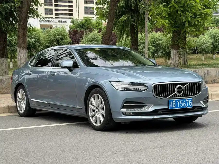 Volvo S90