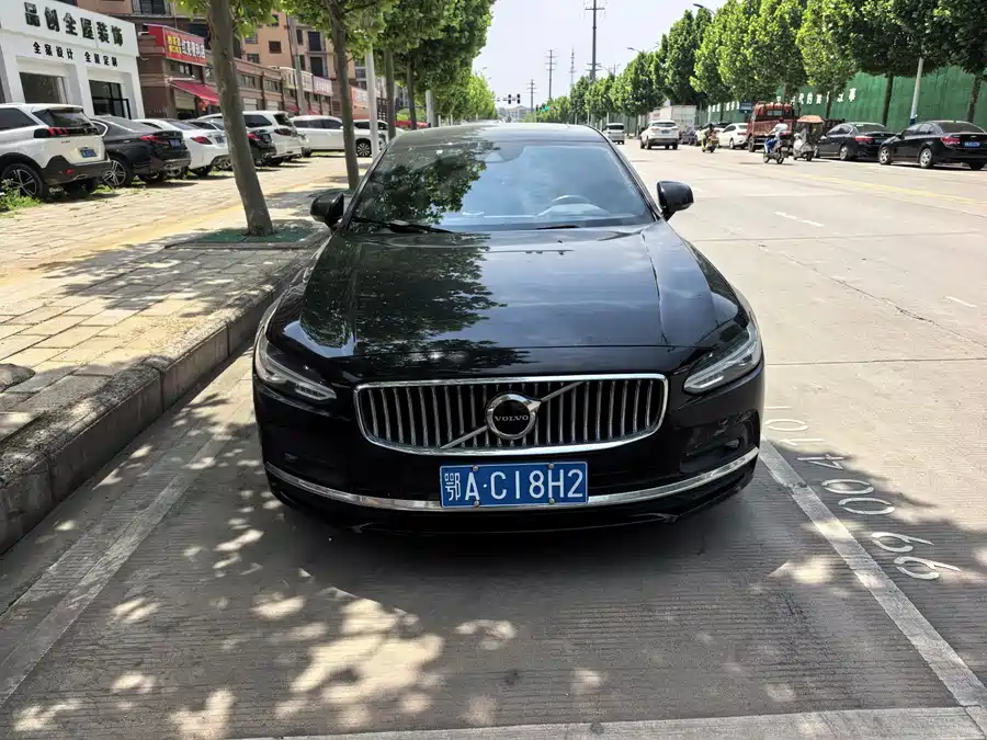 Volvo S90