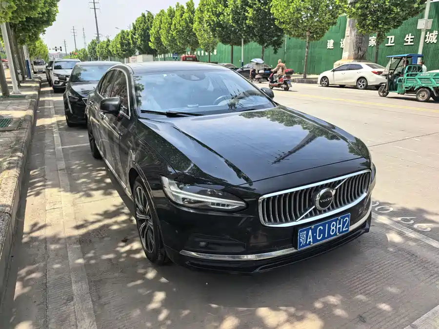 Volvo S90