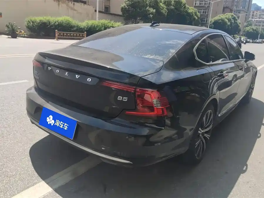 Volvo S90