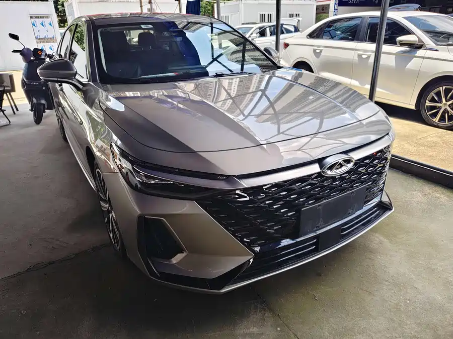 Chery Arrizo 8