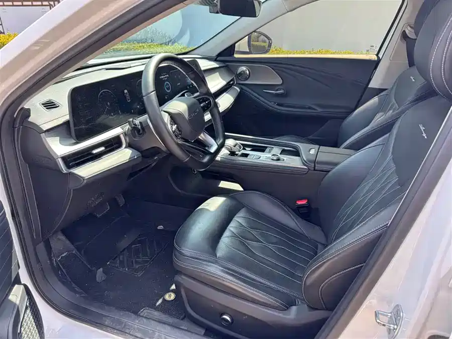 Chery Arrizo 8