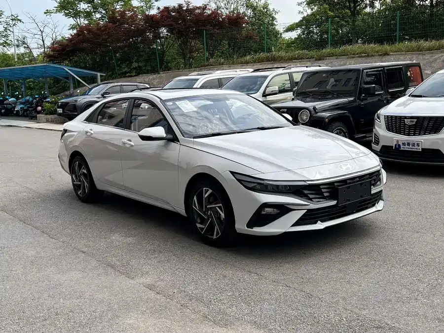Hyundai Elantra