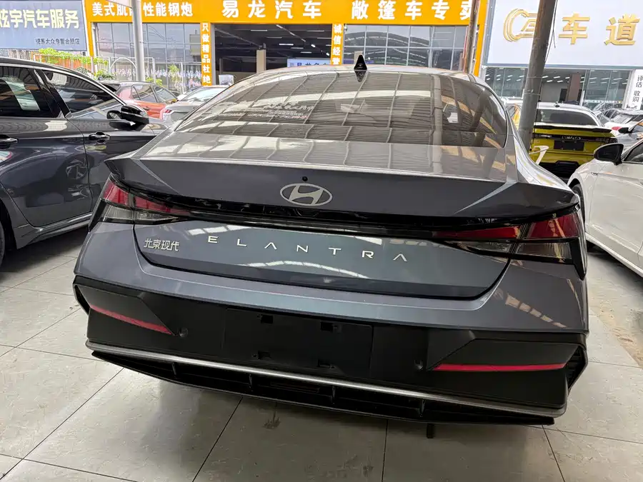 Hyundai Elantra