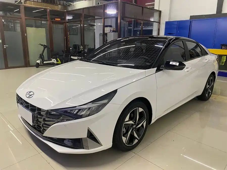 Hyundai Elantra