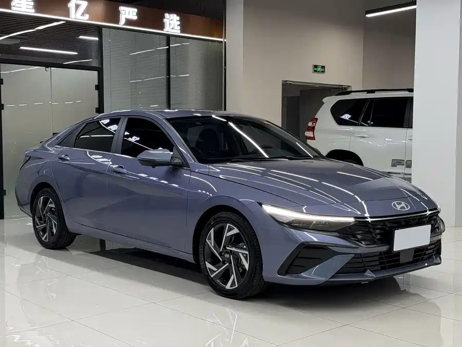 Hyundai Elantra