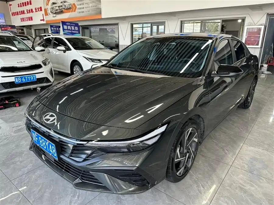 Hyundai Elantra