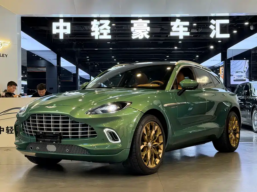 Aston Martin DBX