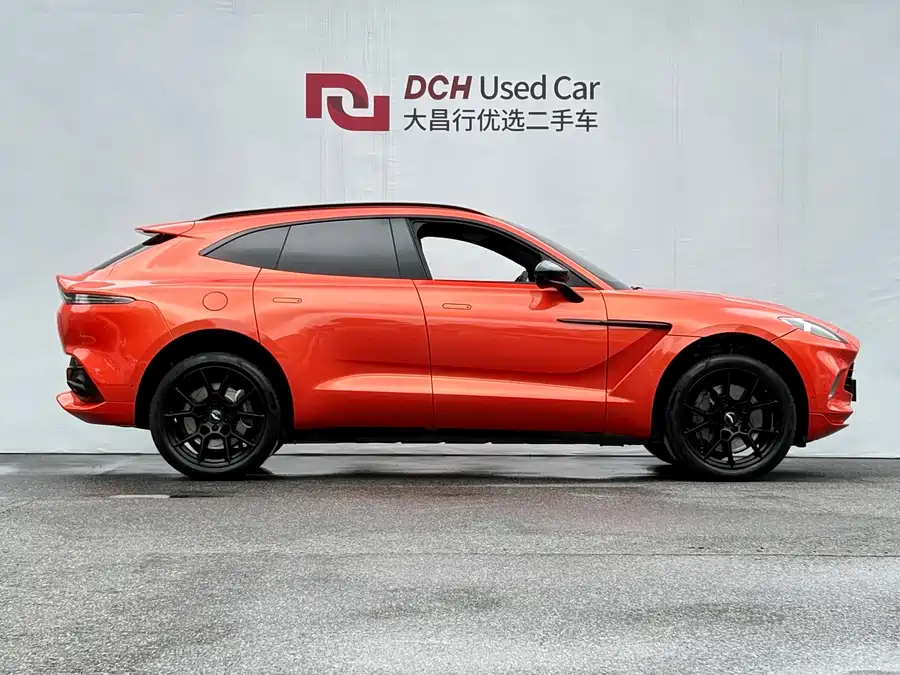 Aston Martin DBX