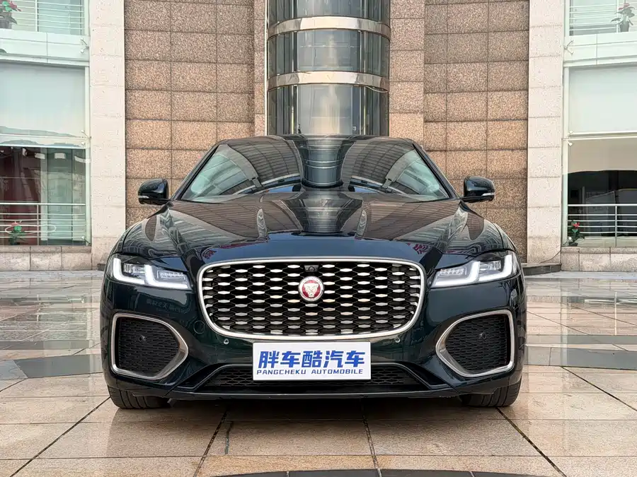 Jaguar XFL